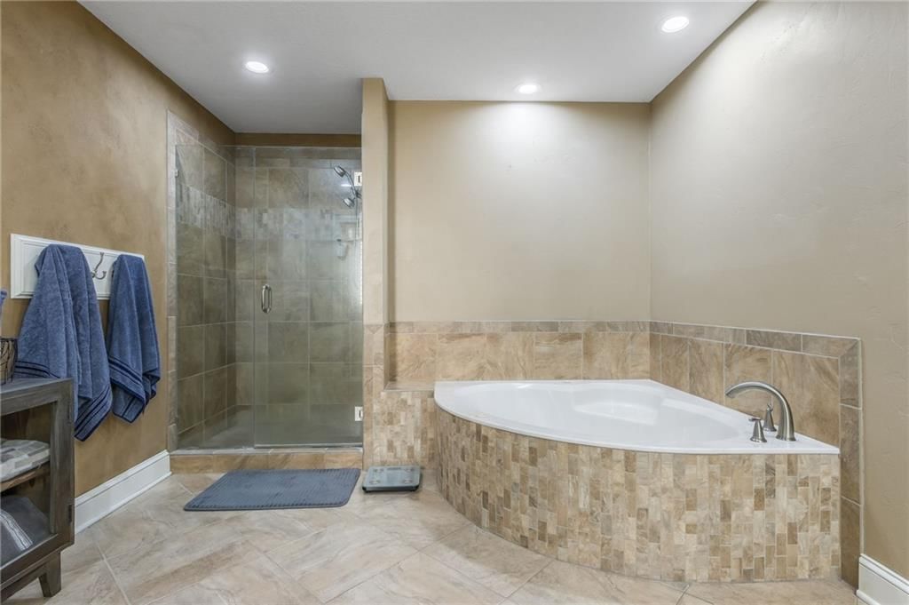 1105 Guinevere Drive — photo 24