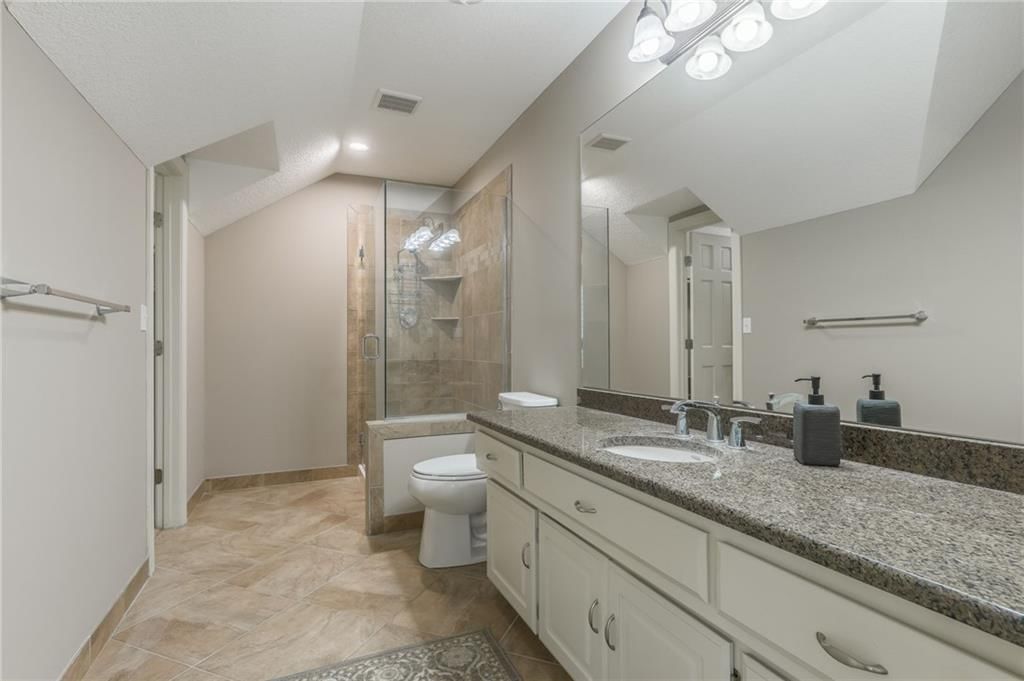 1105 Guinevere Drive — photo 32