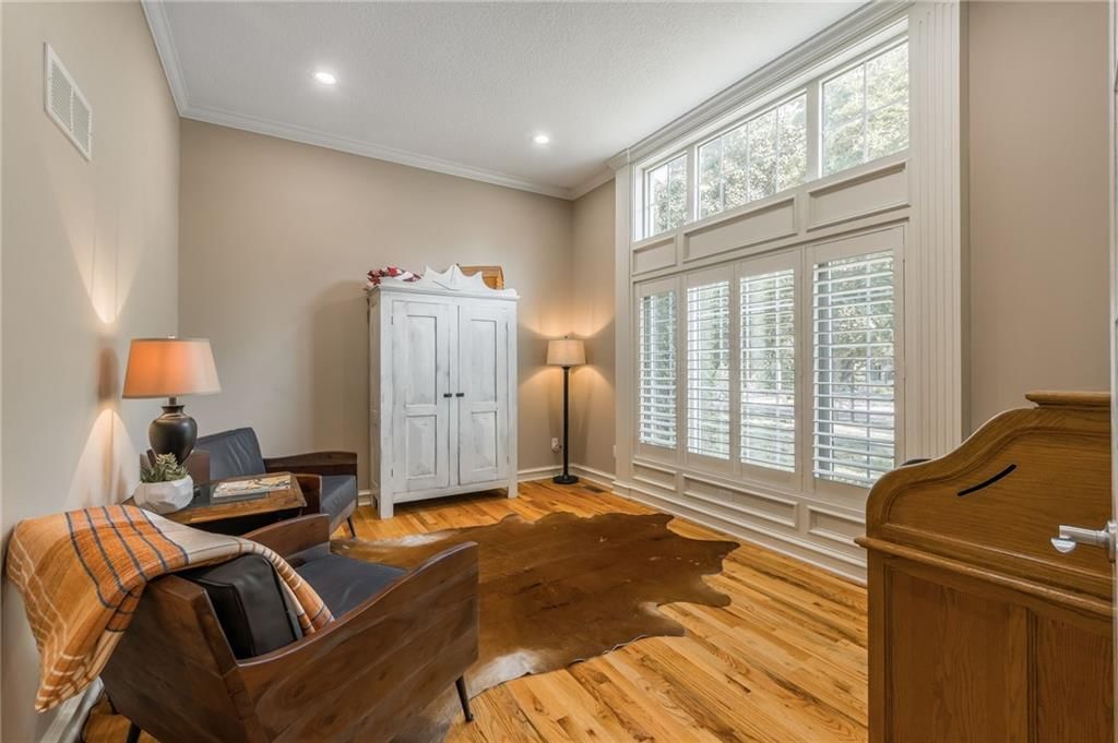 1105 Guinevere Drive — photo 5