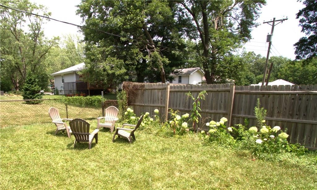 109 SE Rockwood Street — photo 31