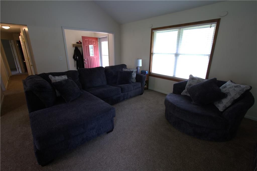 109 SE Rockwood Street — photo 8