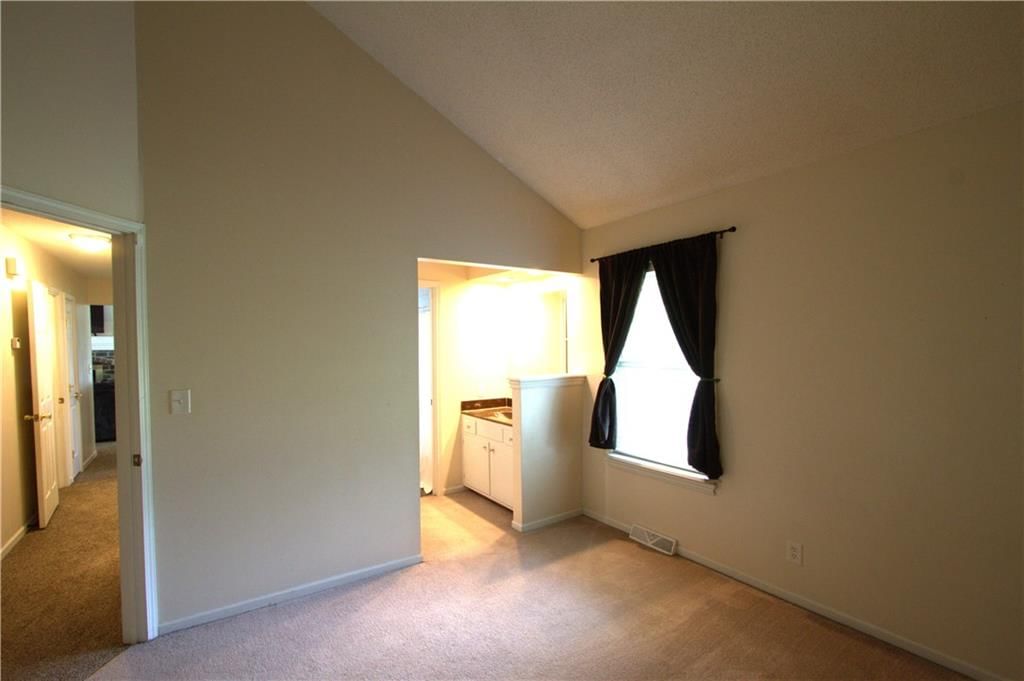109 SE Rockwood Street — photo 10