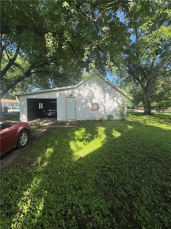 314 N Alanthus Avenue — photo 9
