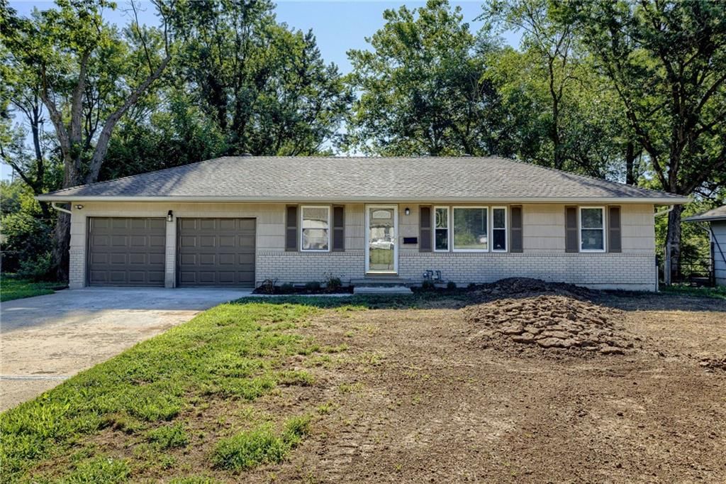 10201 Hillcrest Road, Kansas City, MO