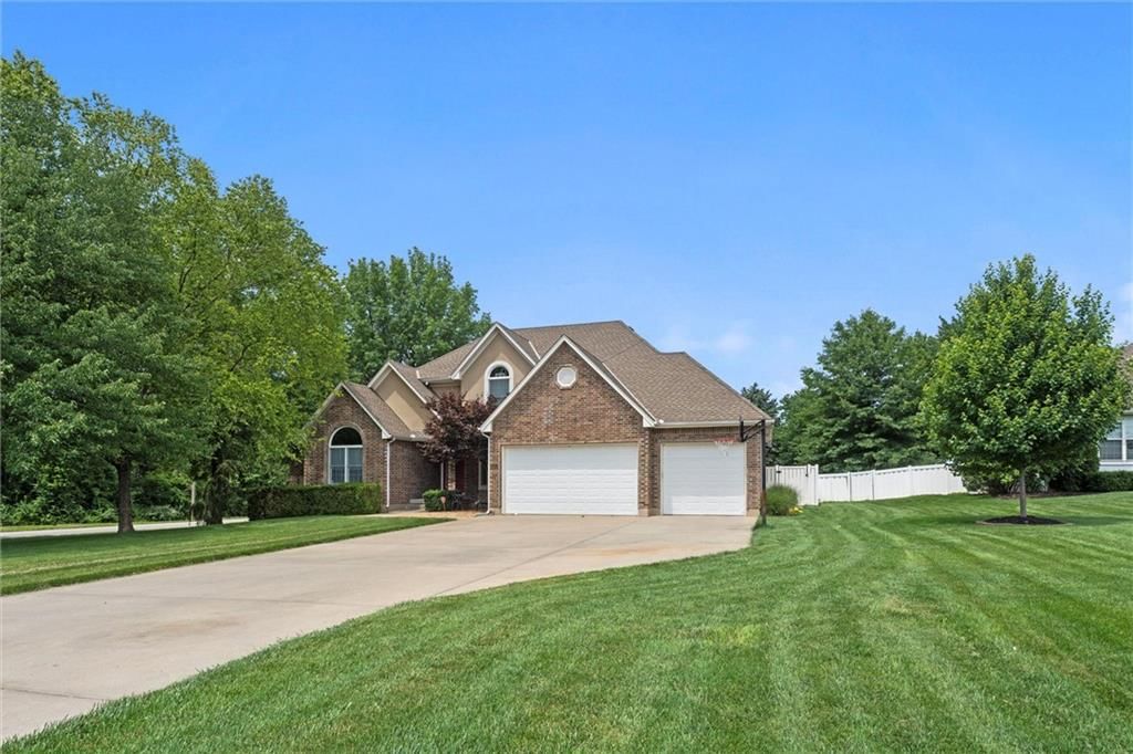 4505 NW Bittersweet Lane — photo 2