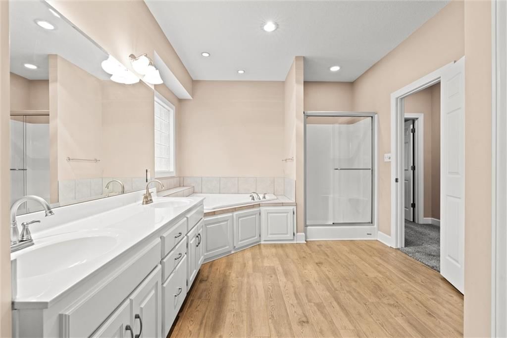 4505 NW Bittersweet Lane — photo 32