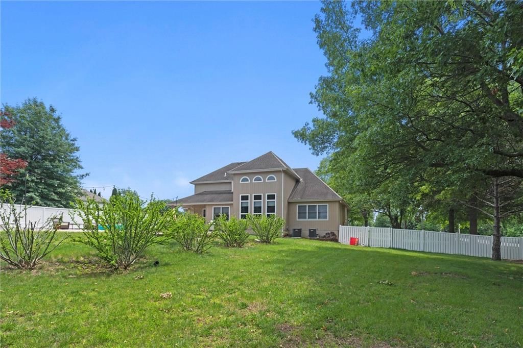 4505 NW Bittersweet Lane — photo 6