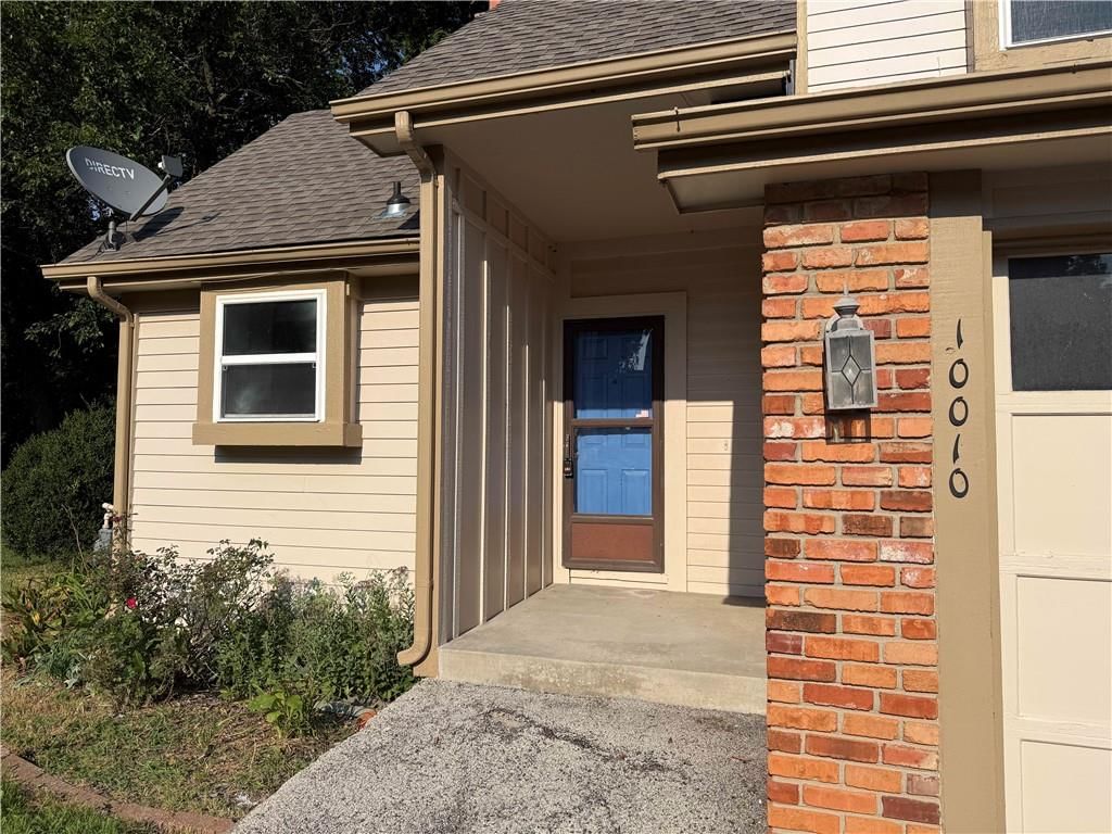 10010 W 86th Street — photo 2
