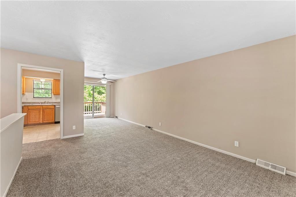 12912-12914 Beacon Avenue — photo 7
