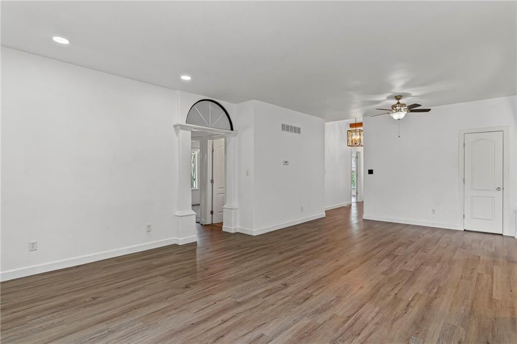 1914 S Grand Avenue — photo 13