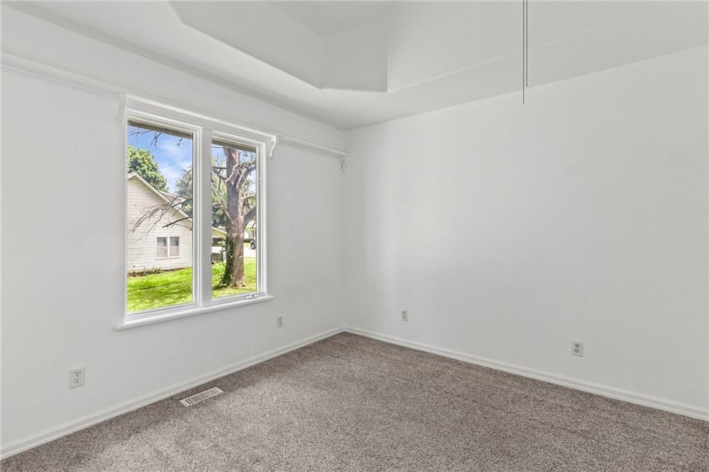 1914 S Grand Avenue — photo 23