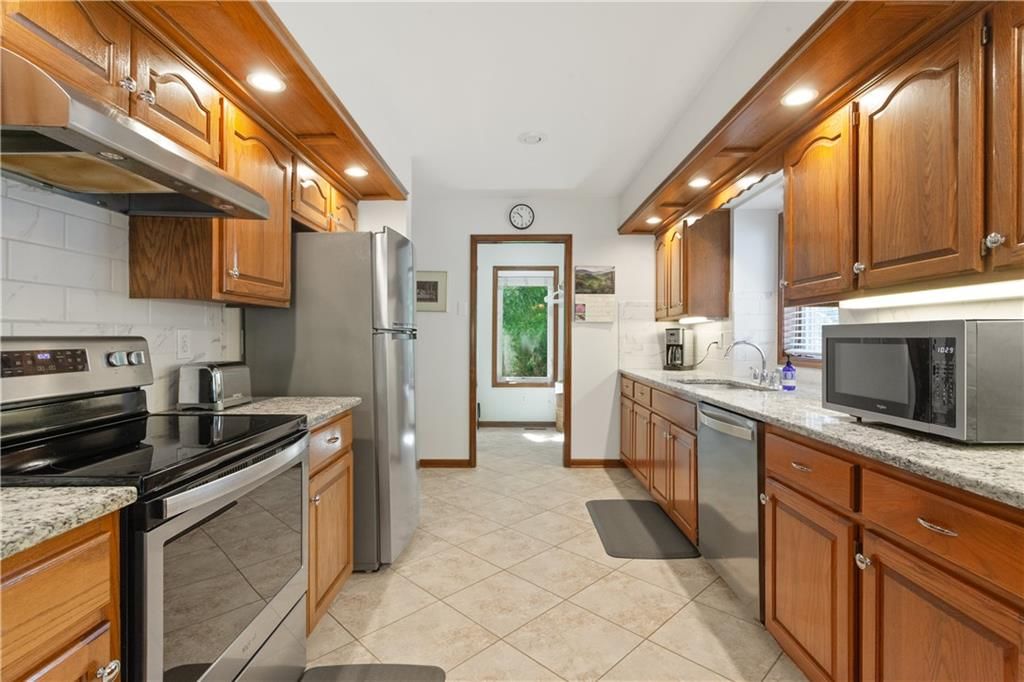 1632 NE Westwind Drive — photo 18