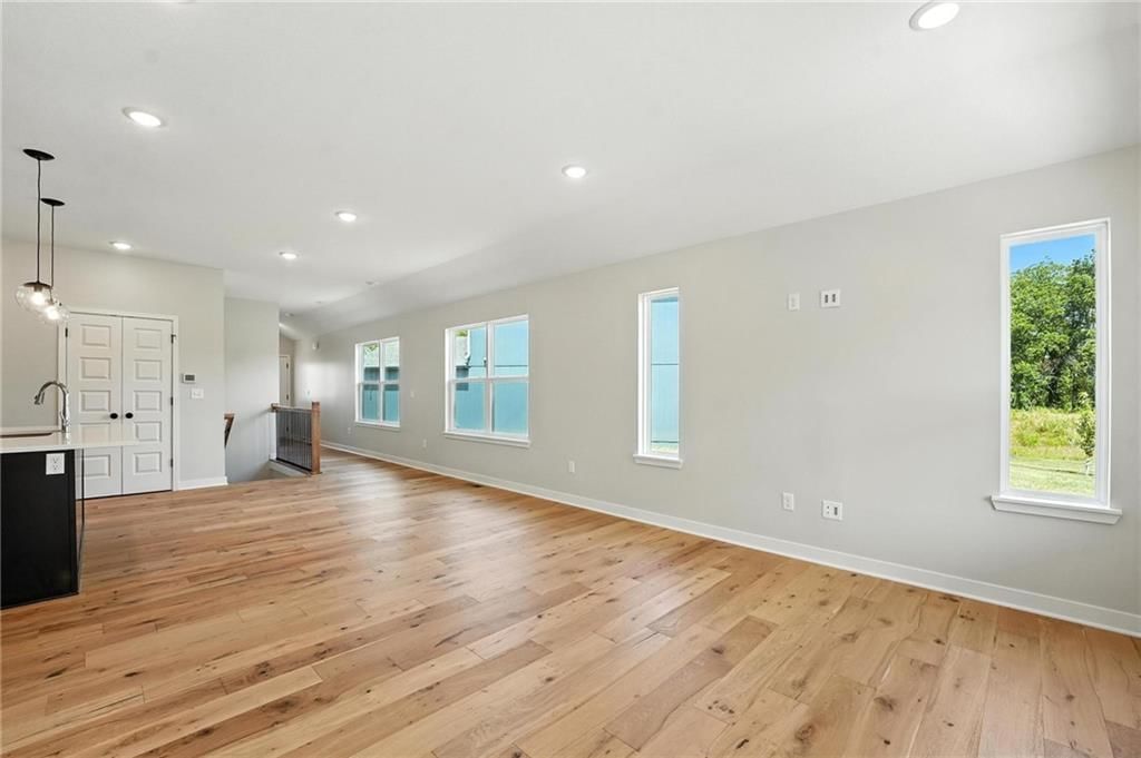 705 Glenn Circle — photo 12