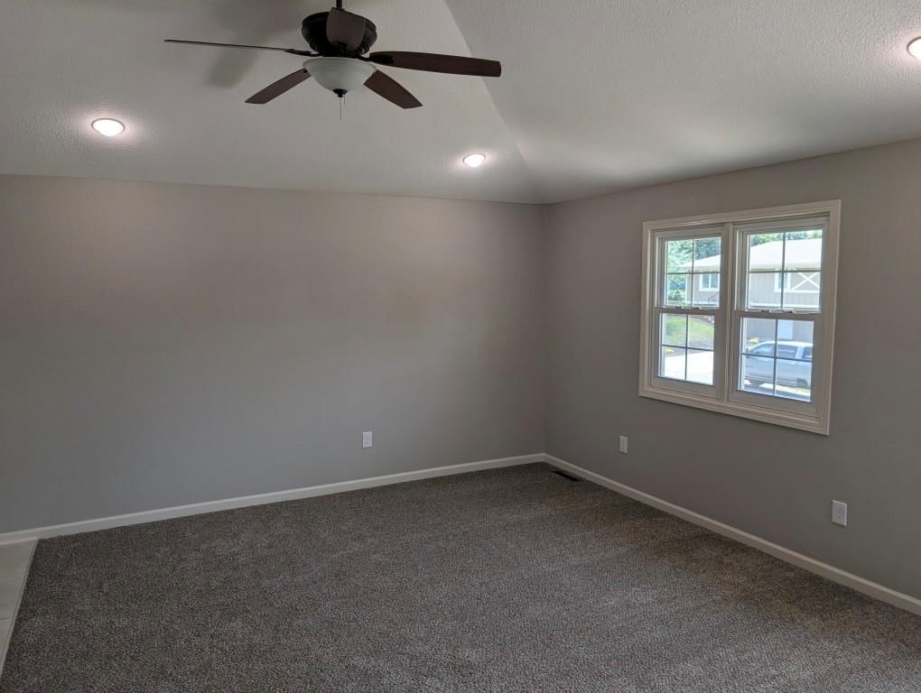 2205 S Owing Street — photo 7
