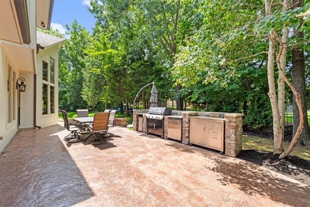 6822 Woodstock Court — photo 36
