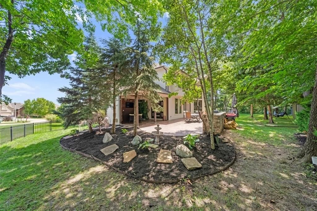6822 Woodstock Court — photo 37