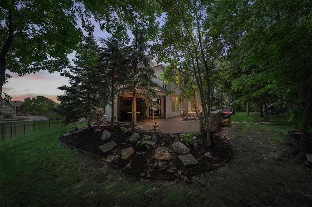 6822 Woodstock Court — photo 38