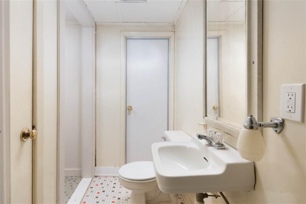 4714 NE Chouteau Drive — photo 34