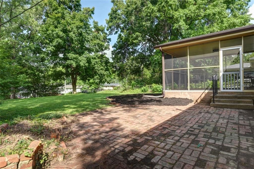 4714 NE Chouteau Drive — photo 41
