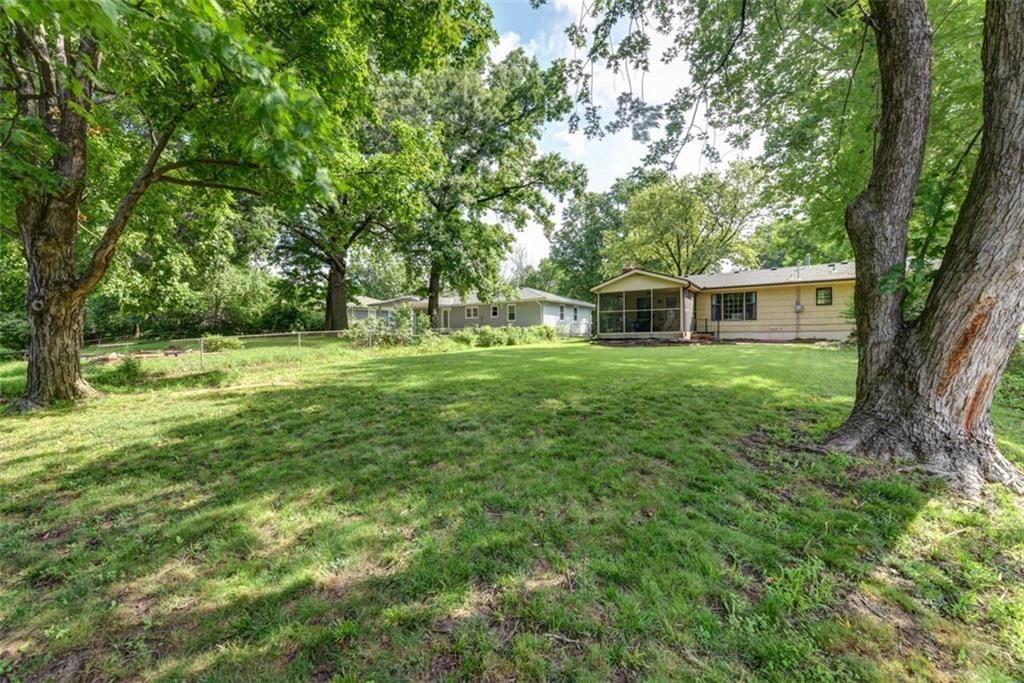 4714 NE Chouteau Drive — photo 47