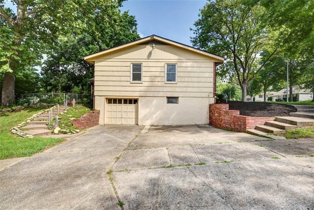 4714 NE Chouteau Drive — photo 50