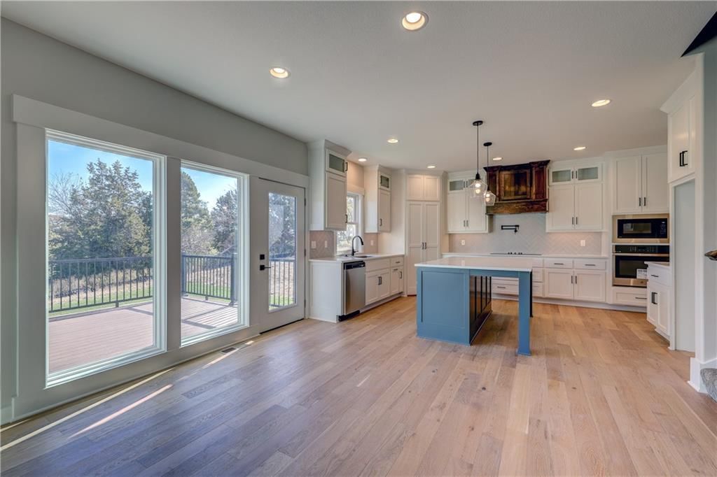 4005 NE Apple Grove Drive — photo 9