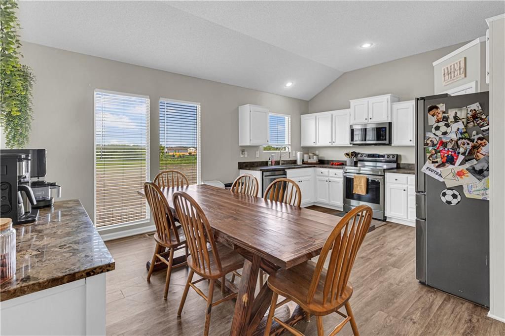 610 N poplar Street — photo 11