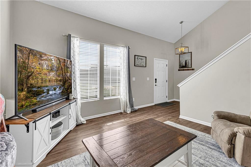 610 N poplar Street — photo 5