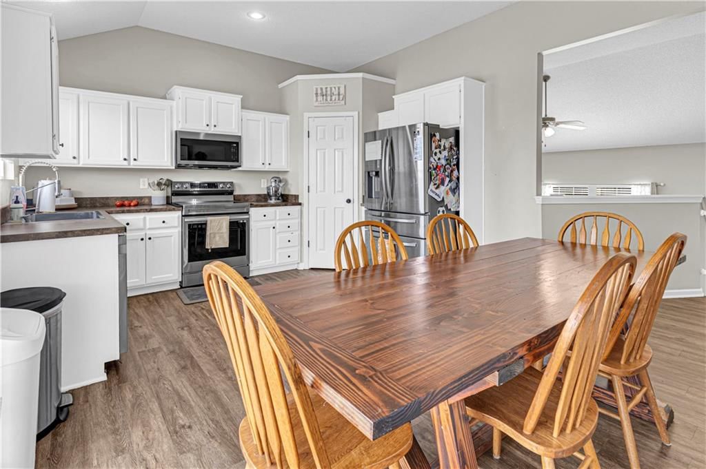 610 N poplar Street — photo 10