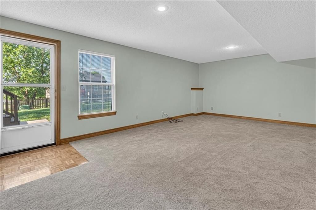 21213 W 51st Terrace — photo 23