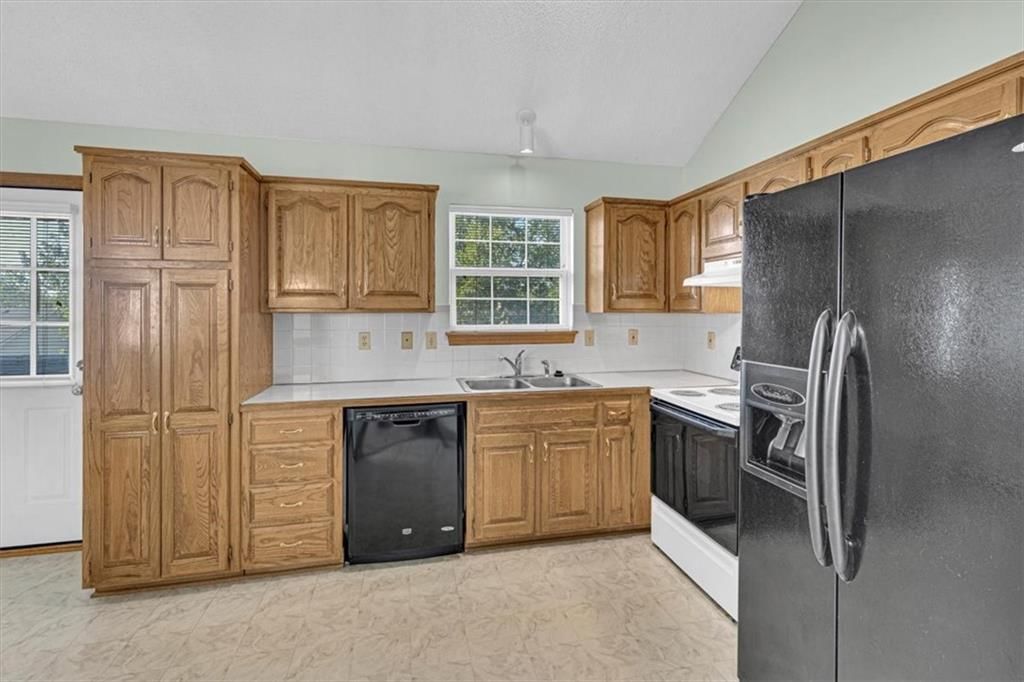 21213 W 51st Terrace — photo 8