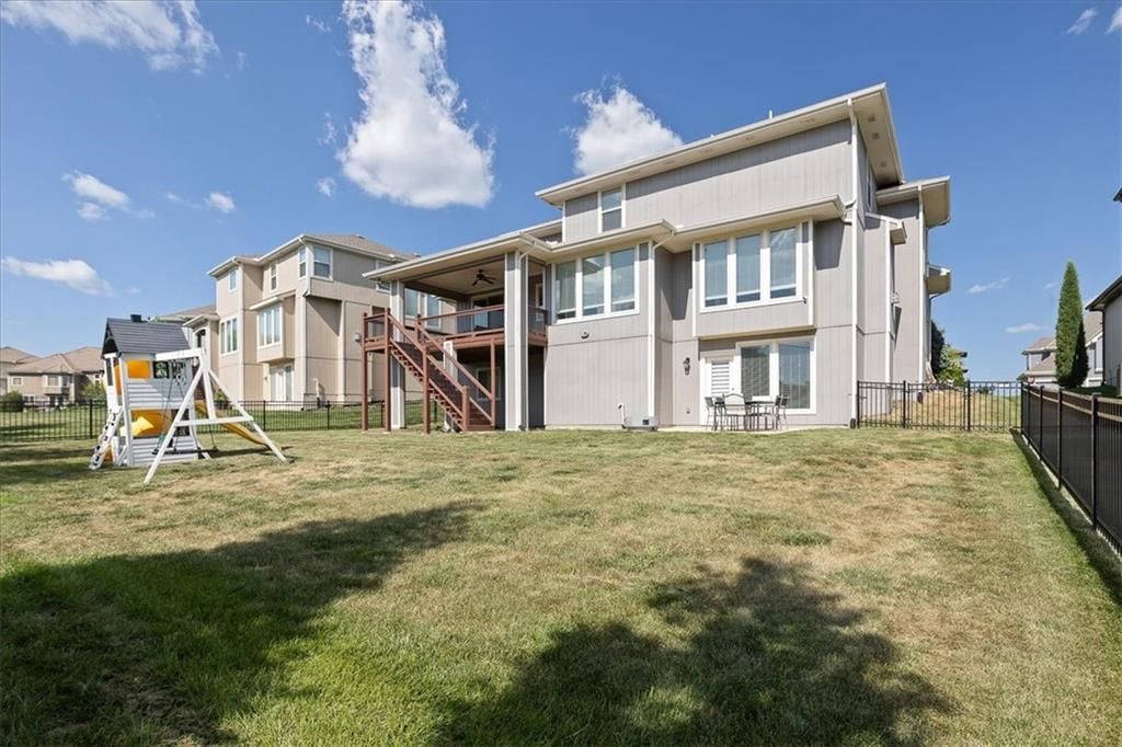 16312 Perry Street — photo 50