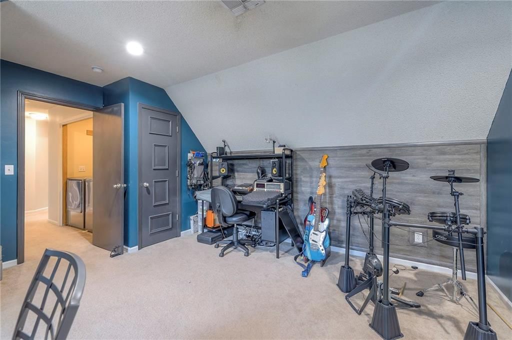 417 N Hickory Street — photo 22