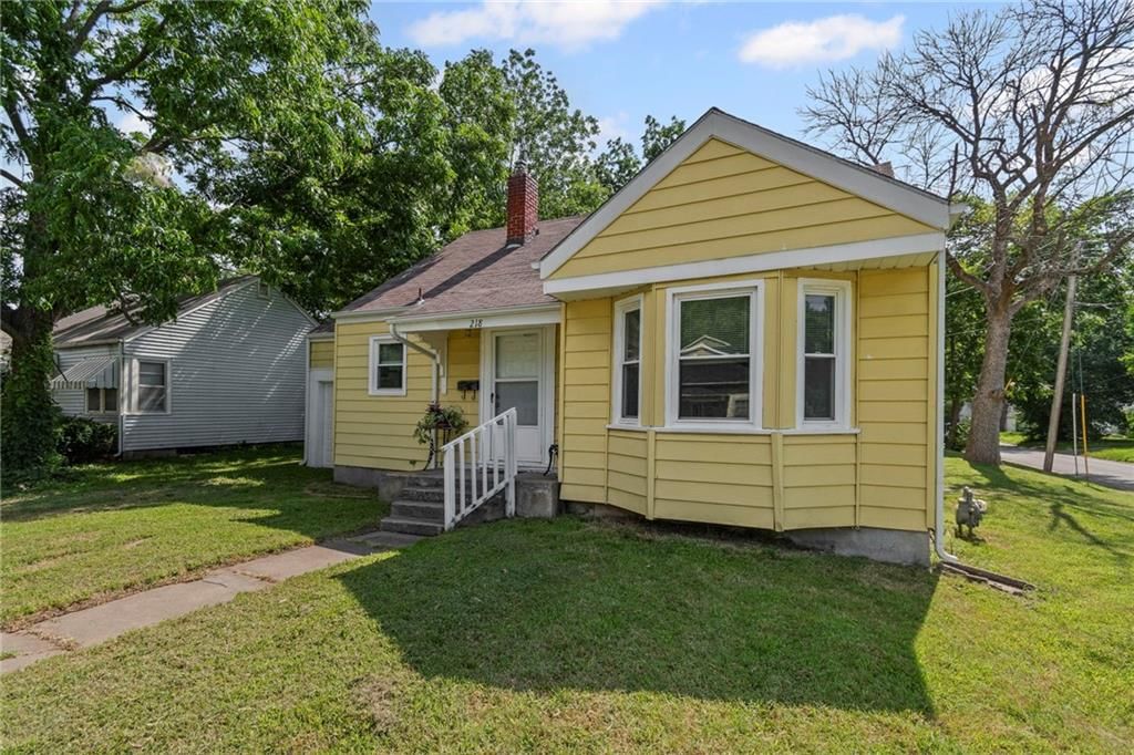 218 S Orchard Street — photo 2