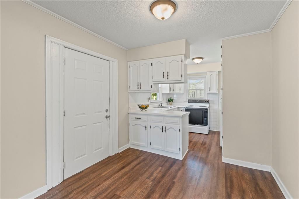 218 S Orchard Street — photo 4