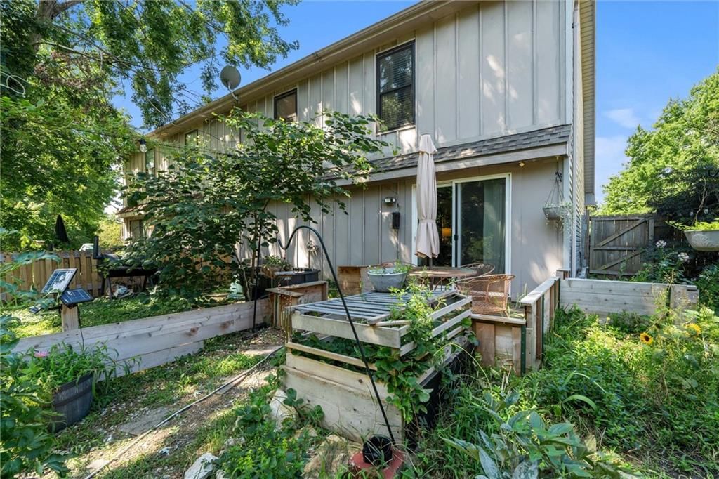 1616 E Elm Terrace — photo 33