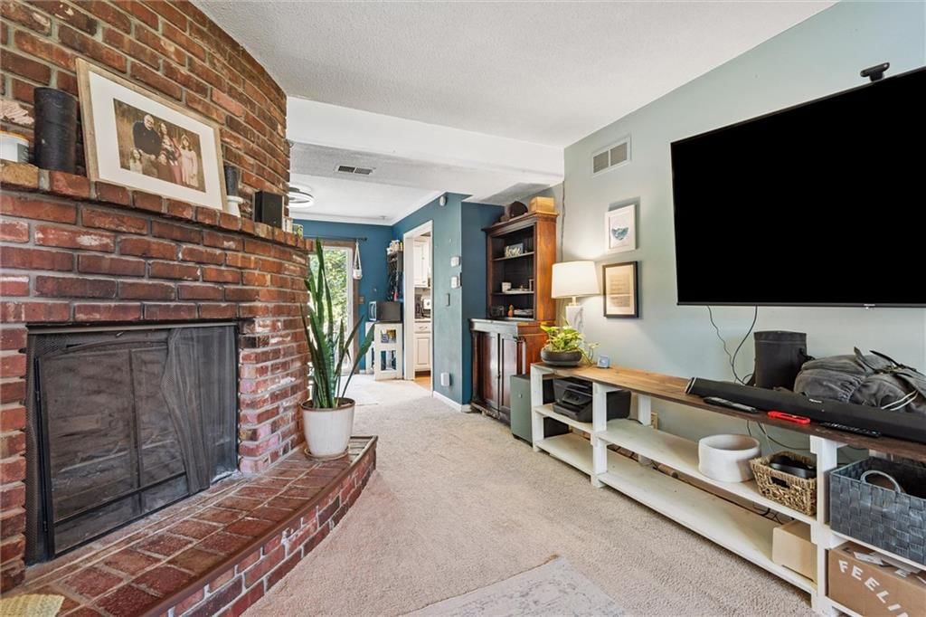 1616 E Elm Terrace — photo 5