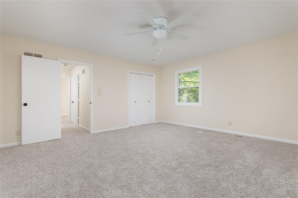 303 E 11th Street — photo 11