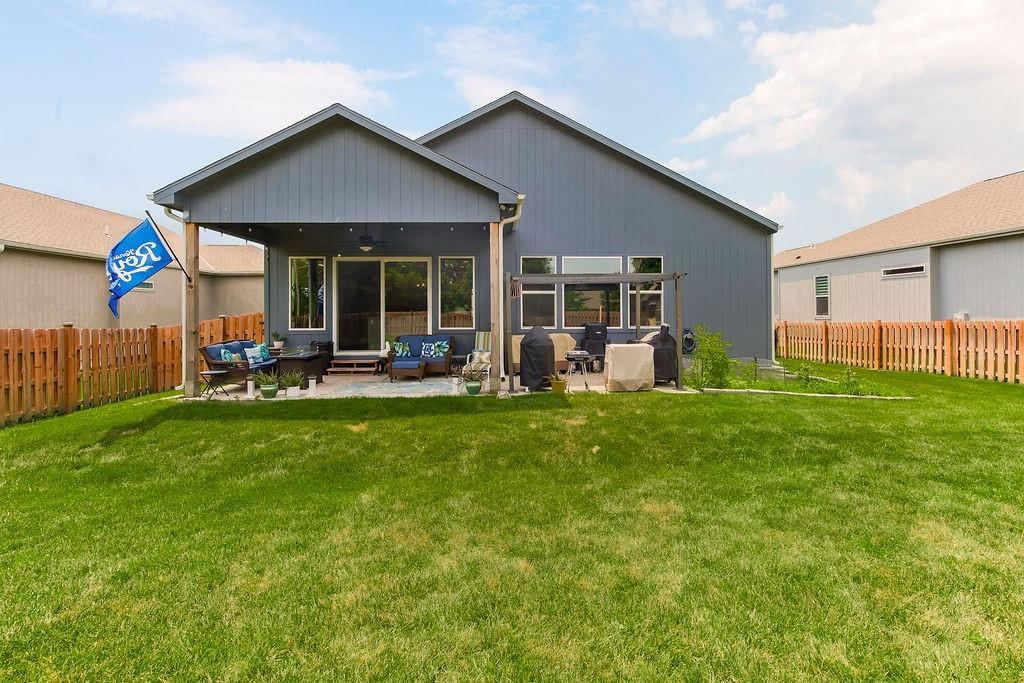 1034 SW Cheshire Drive — photo 28