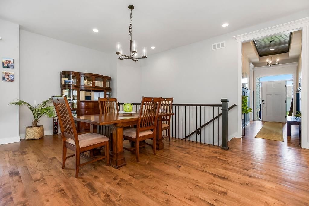 1034 SW Cheshire Drive — photo 5