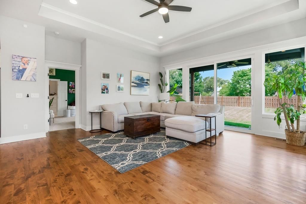 1034 SW Cheshire Drive — photo 8