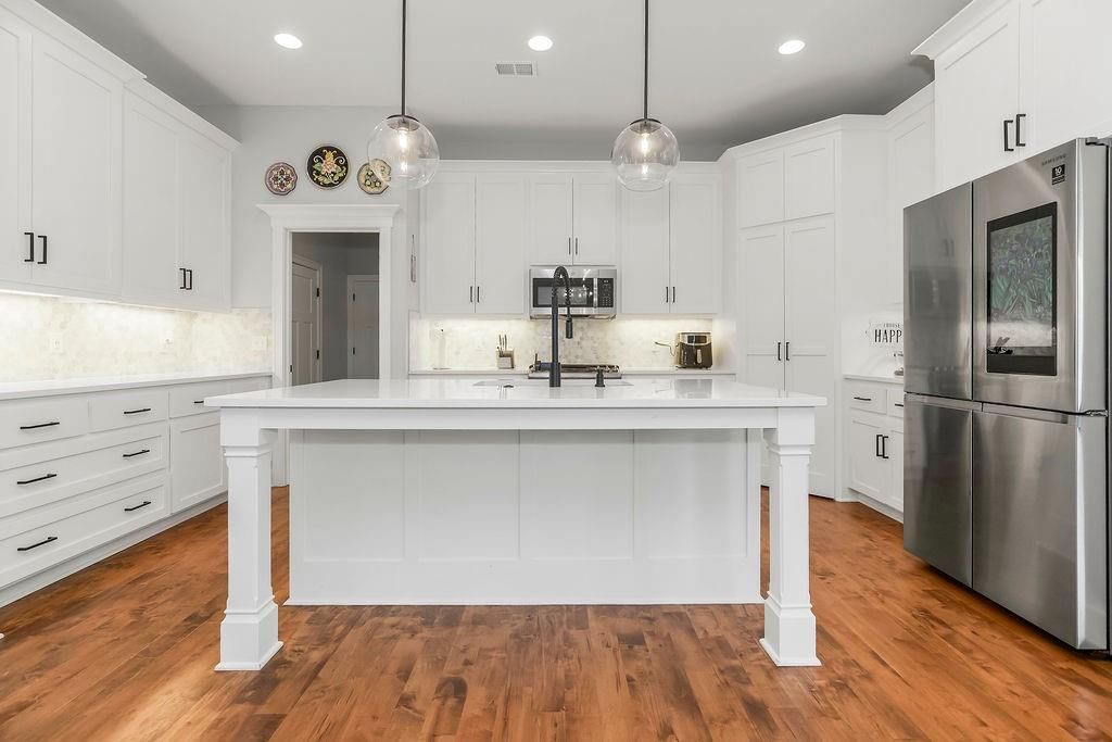 1034 SW Cheshire Drive — photo 10