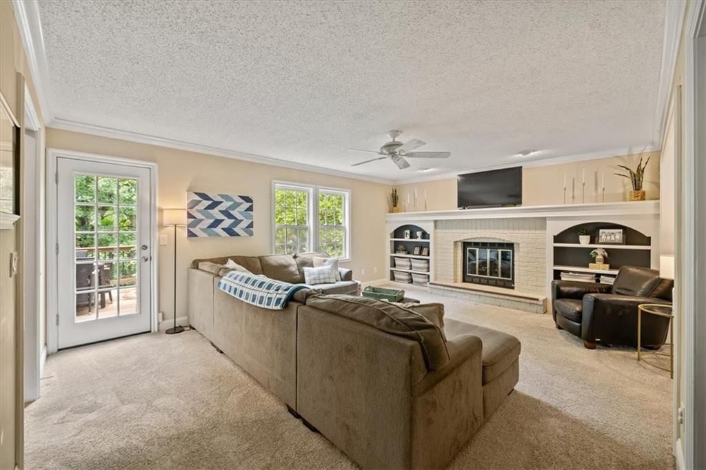 8648 Greenwood Lane — photo 7