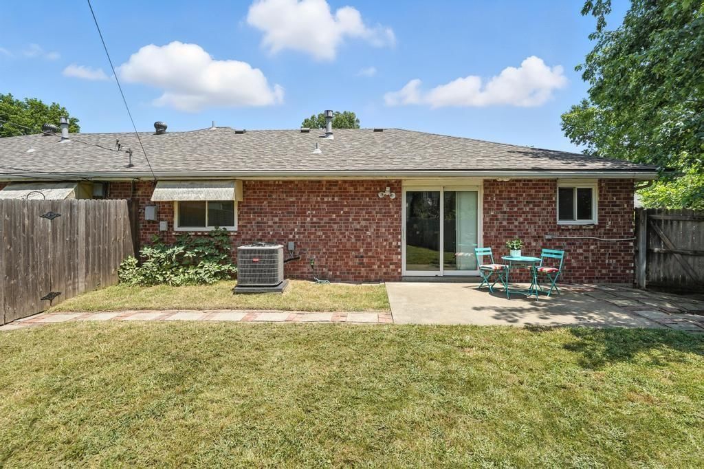 5622 N Strathbury Avenue — photo 14