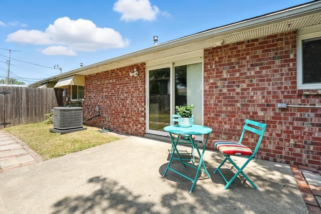 5622 N Strathbury Avenue — photo 15