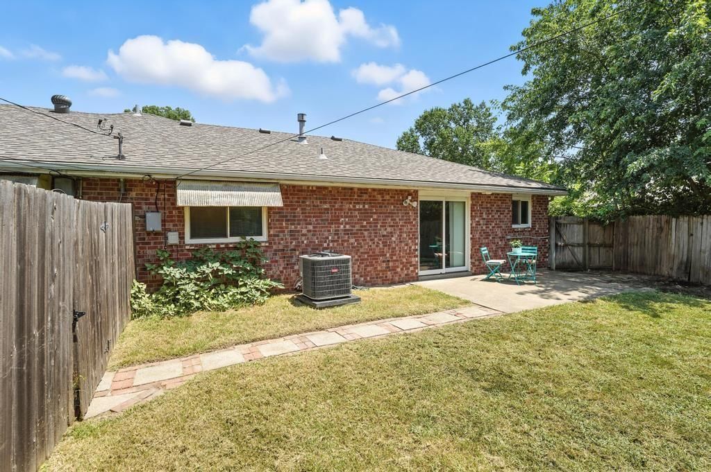 5622 N Strathbury Avenue — photo 16