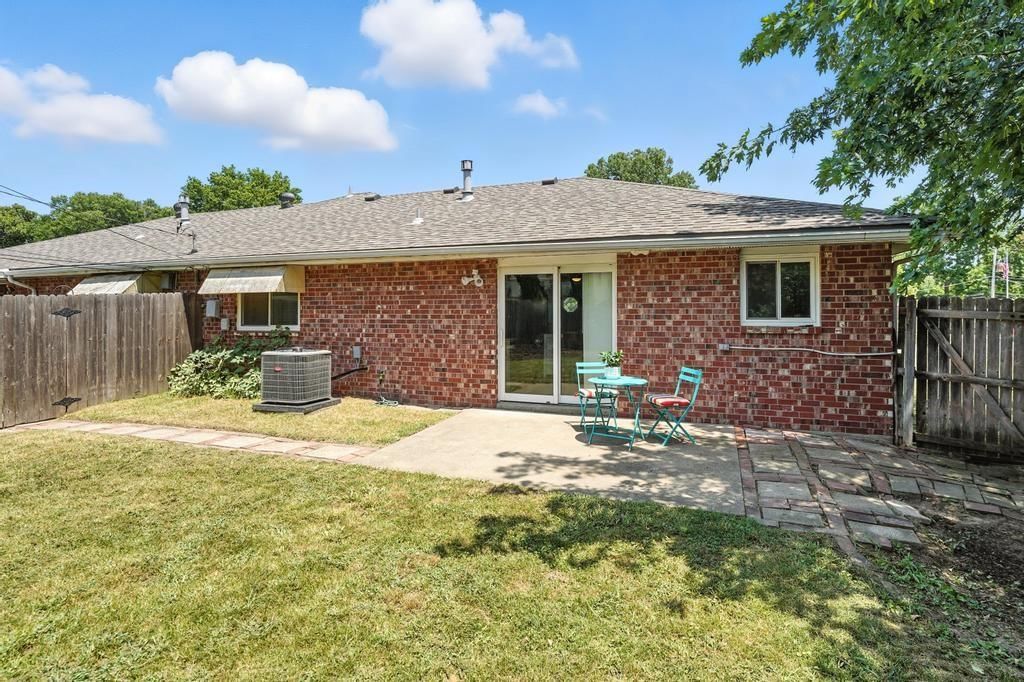 5622 N Strathbury Avenue — photo 17