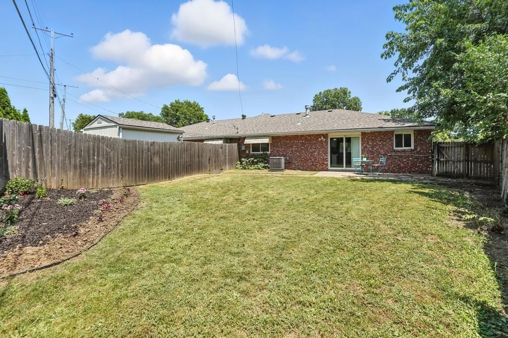 5622 N Strathbury Avenue — photo 20