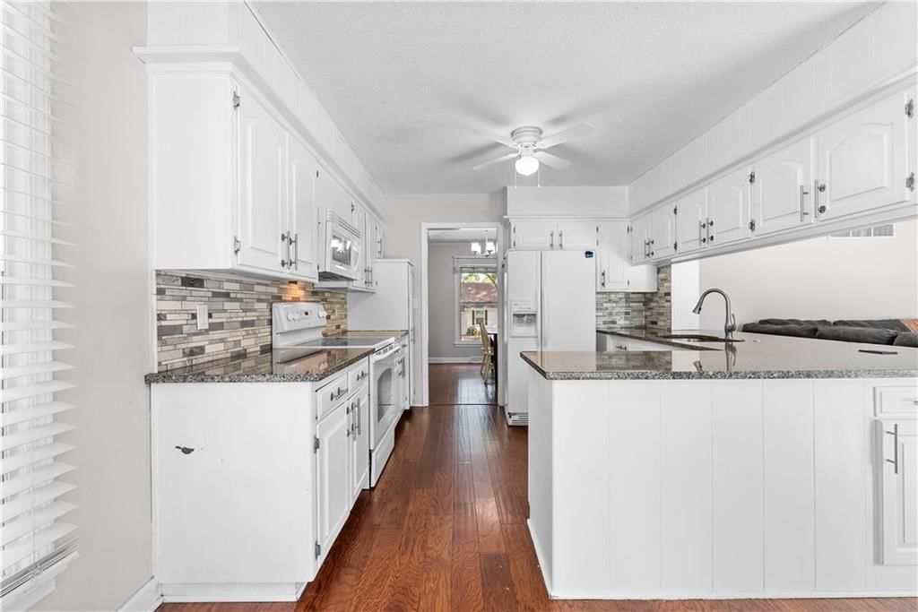 100 NW Locust Drive — photo 12