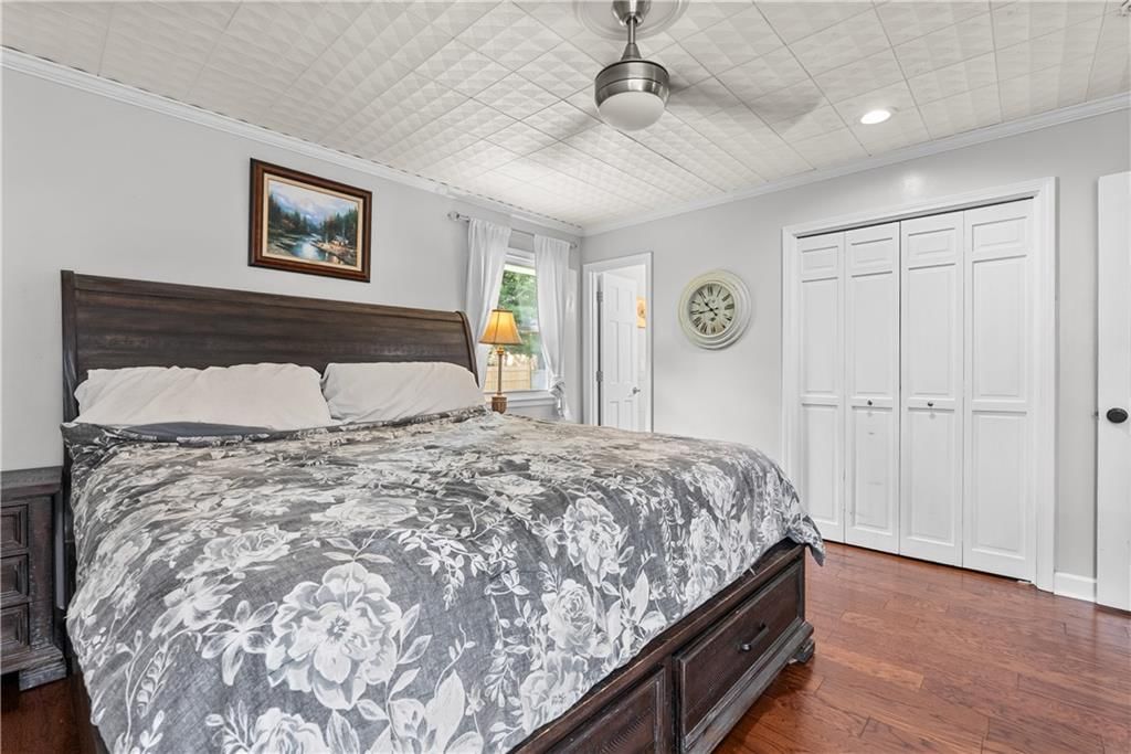 100 NW Locust Drive — photo 20